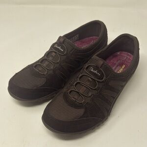 Sketcher slip in size 8